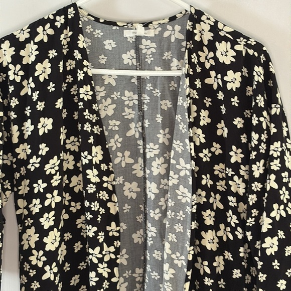Maurice's black ivory floral print open front duster ruffle jacket Size Small - Picture 2 of 10